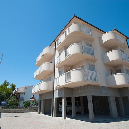 Apartments Lucia Podstrana Exterior foto