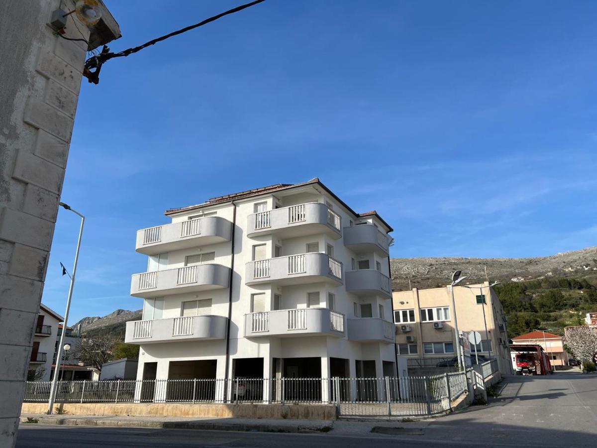 Apartments Lucia Podstrana Exterior foto